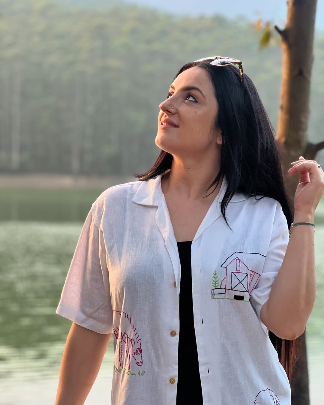 white embroidered shirt for women's design with Pastoral Simplicity