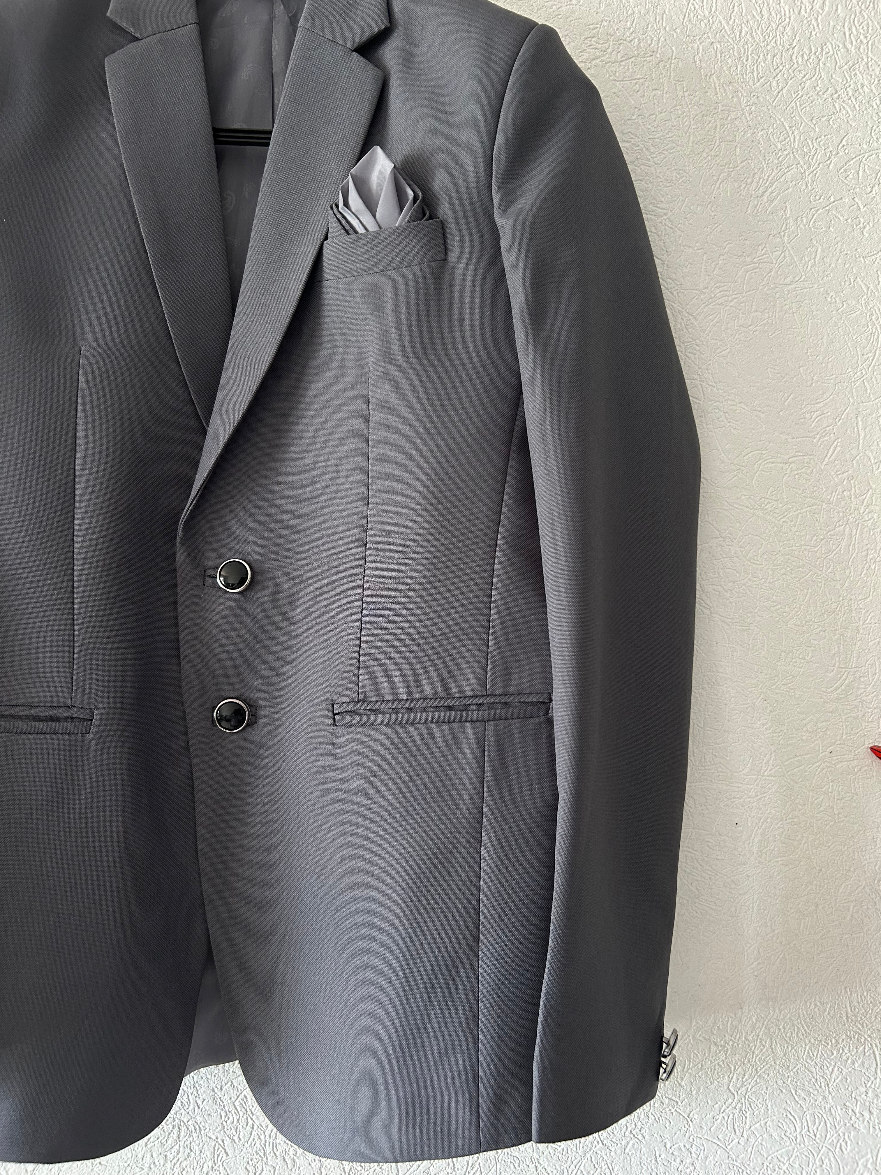 Elegant Charcoal Gray Blazer