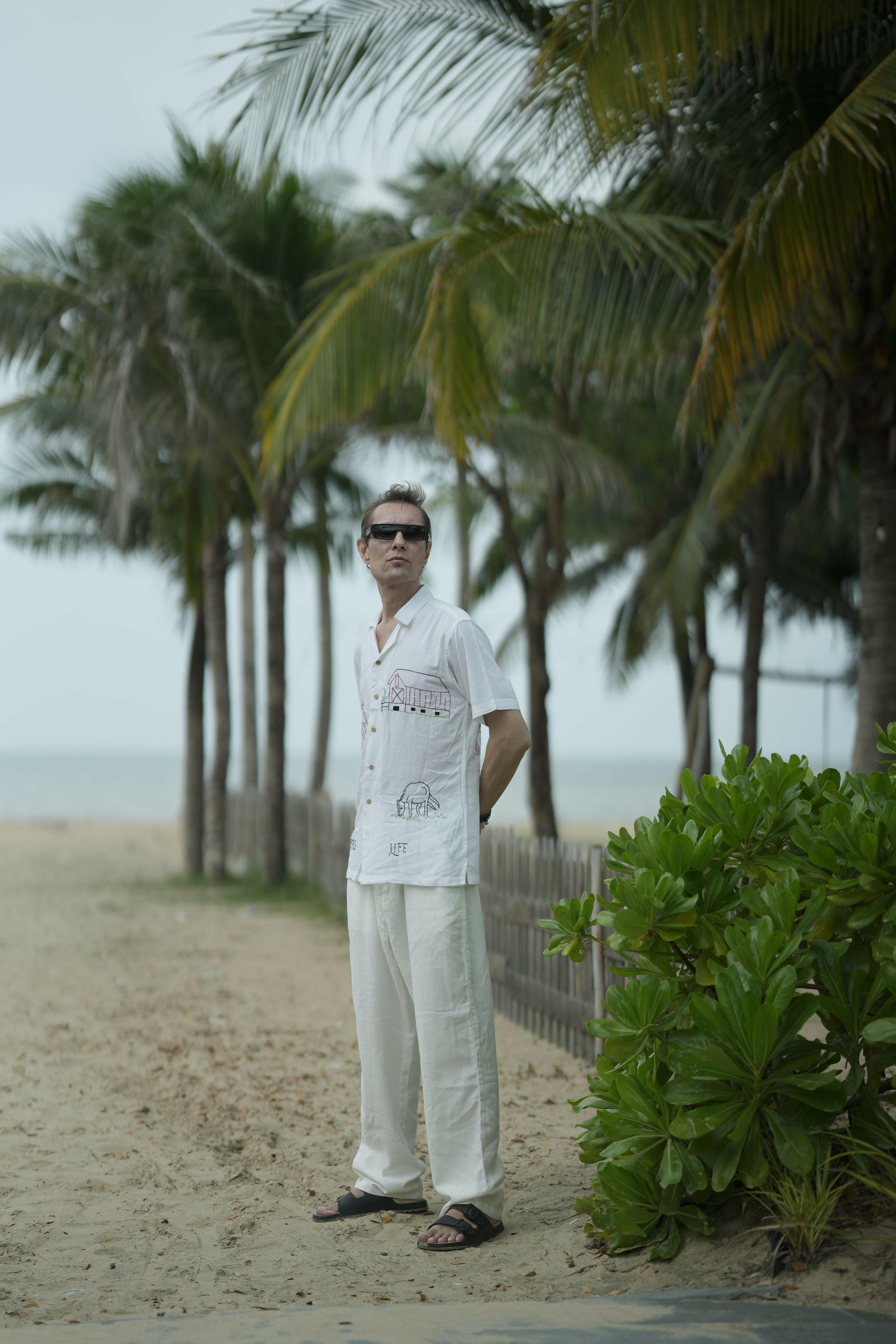 men's embroidered shirts designed with Simple life